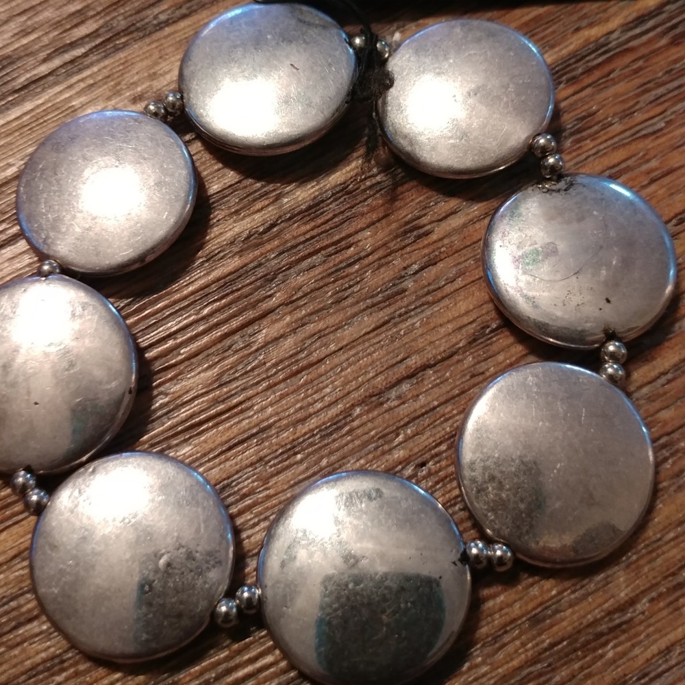 NWT Hammered Disc Stretch Bracelet